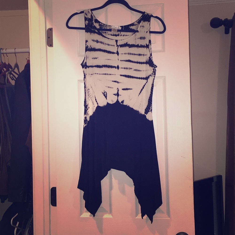 Sleeveless Asymmetrical Hemline Tunic